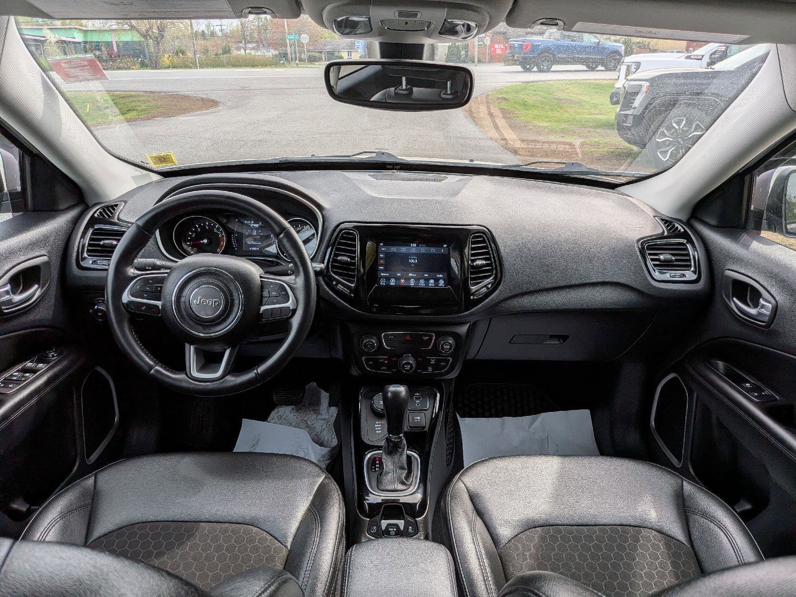 Used 2020 Jeep Compass Latitude AWD/4WD image 19