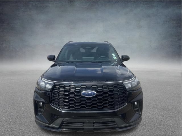 Used 2025 Ford Explorer ST-Line w/ ST-Line Street Pack AWD/4WD image 2