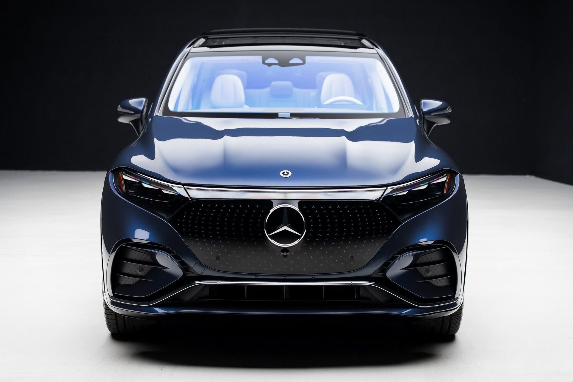 Used 2023 Mercedes-Benz EQS 450+ 4MATIC SUV w/ AMG Line Exterior Package image 6