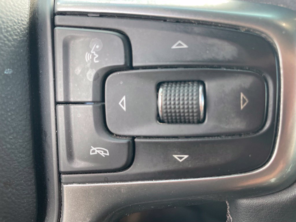 Used 2023 Chevrolet Silverado 1500 LT AWD/4WD image 9