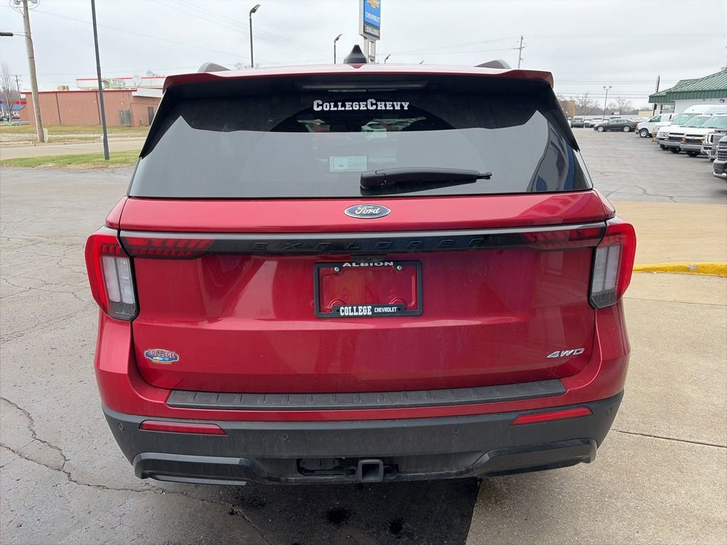 Used 2025 Ford Explorer ST-Line AWD/4WD image 9