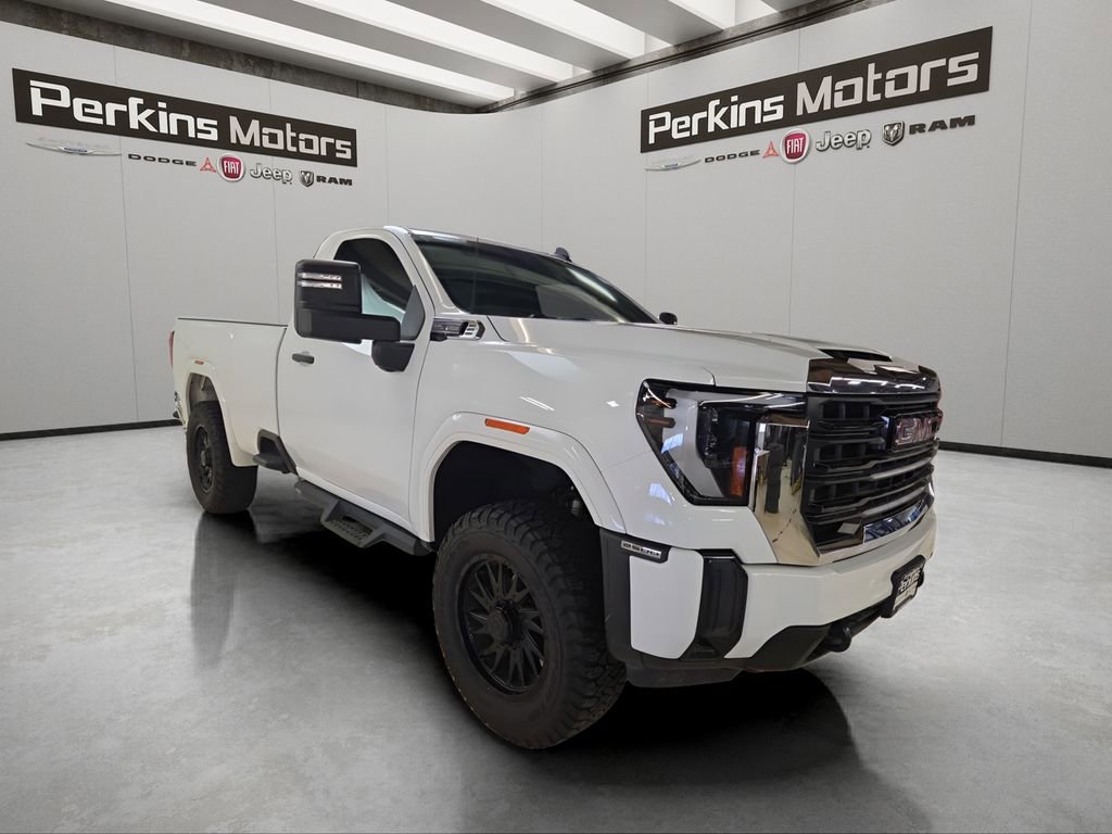 Used 2024 GMC Sierra 2500 Pro w/ Convenience Package image 3