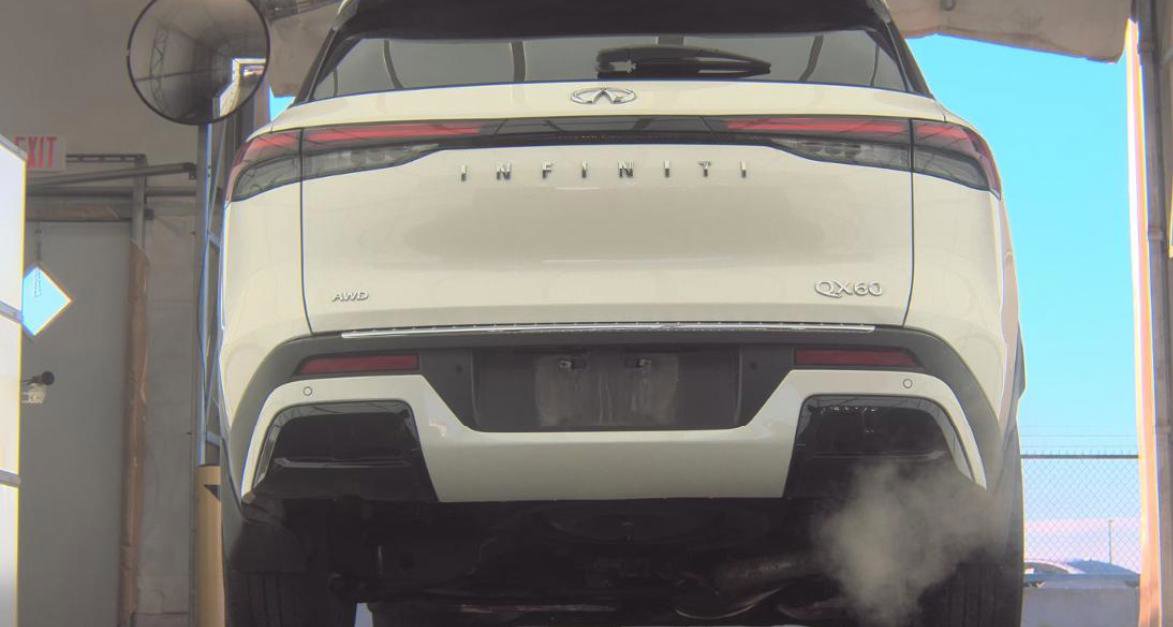 Used 2023 INFINITI QX60 Luxe w/ Cargo Package image 7