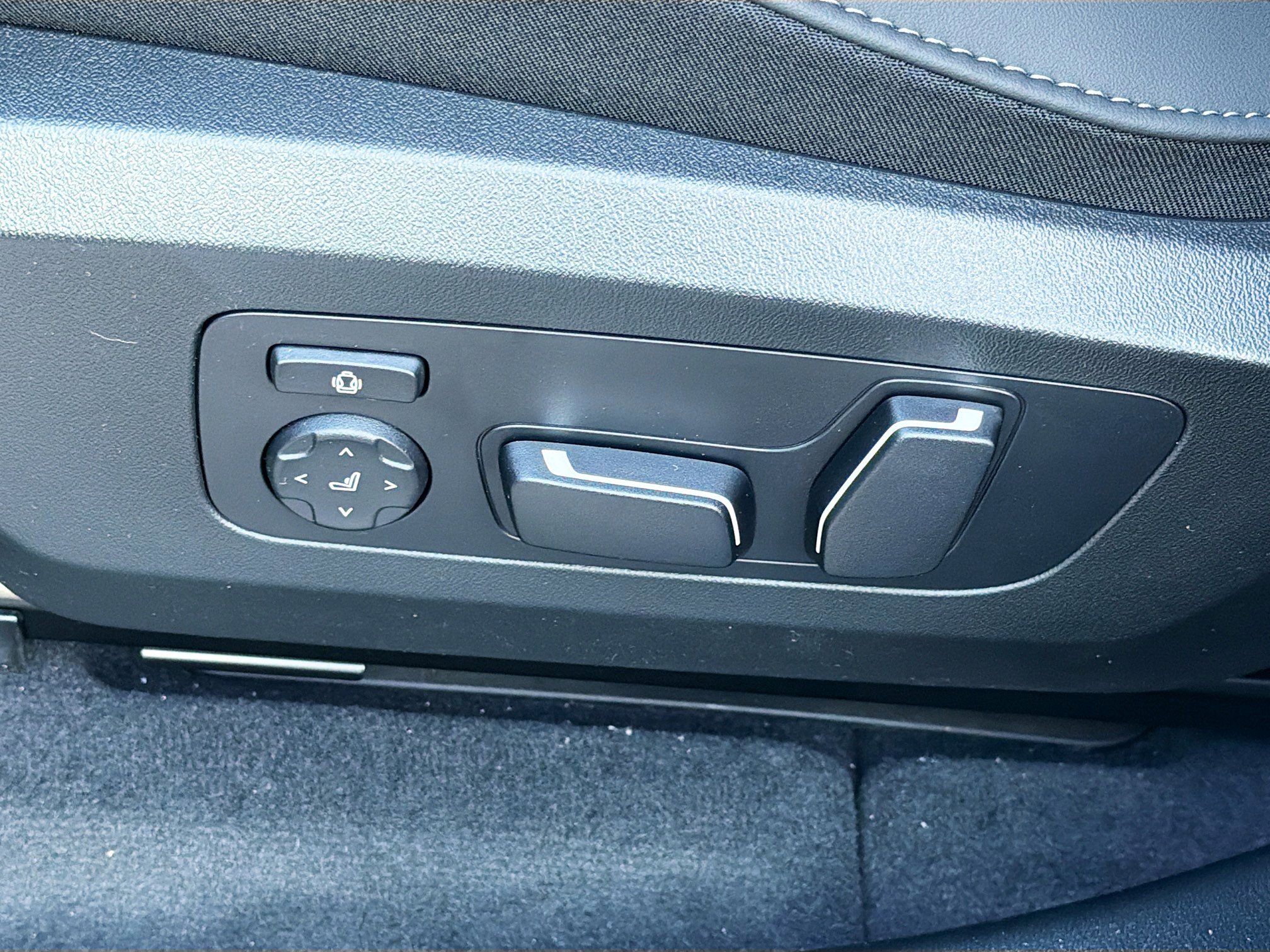 New 2026 BMW X3 M50 w/ Premium Package image 25