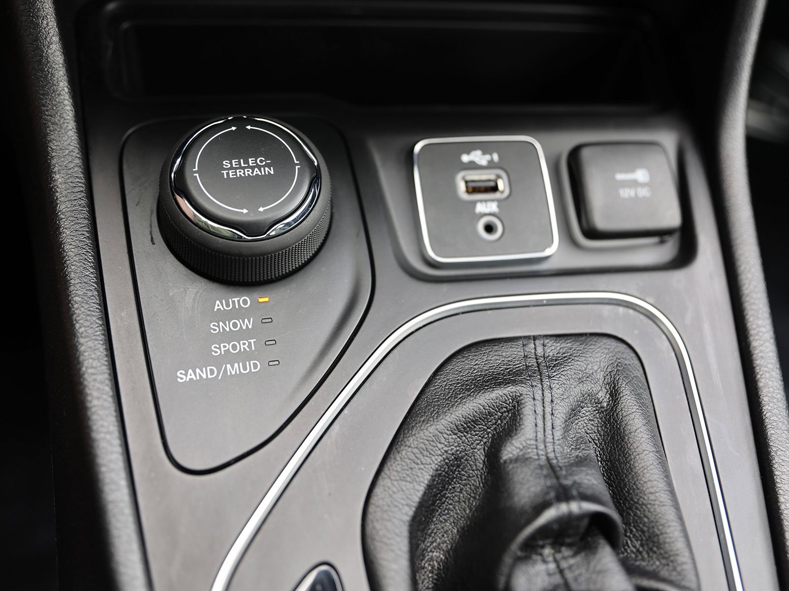 Used 2021 Jeep Cherokee Latitude Lux w/ Comfort/Convenience Group image 30