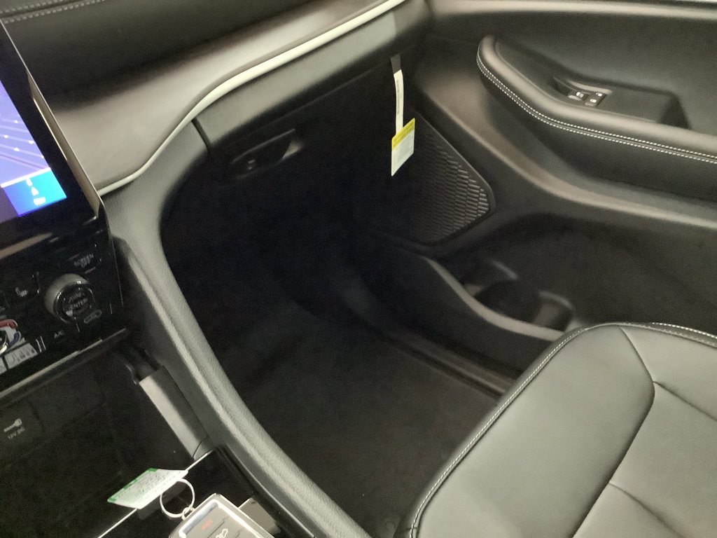 New 2025 Jeep Grand Cherokee L Limited image 25