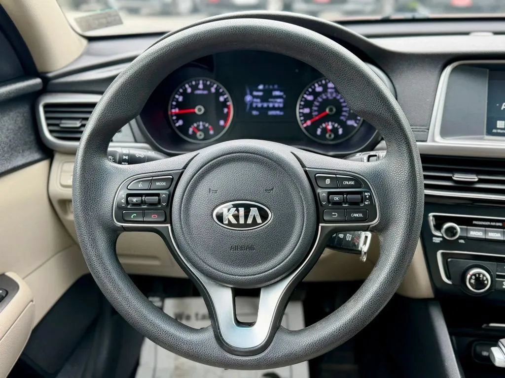 Used 2018 Kia Optima LX w/ 17" Alloy Wheels Package FWD image 19