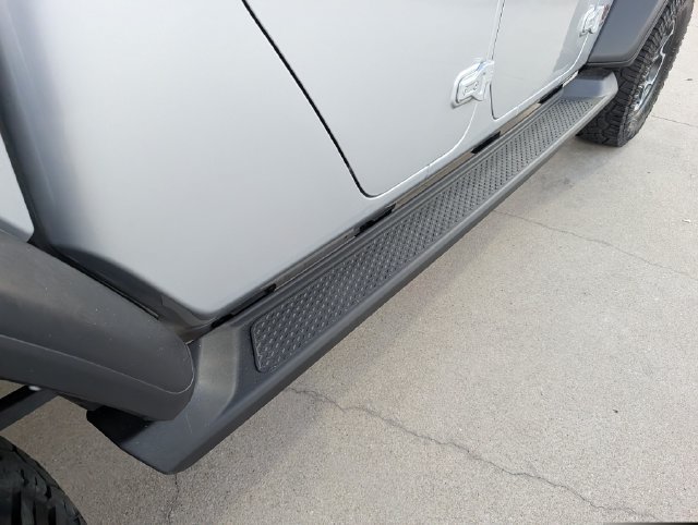 Used 2023 Jeep Gladiator Rubicon w/ LED Lighting Group AWD/4WD image 29