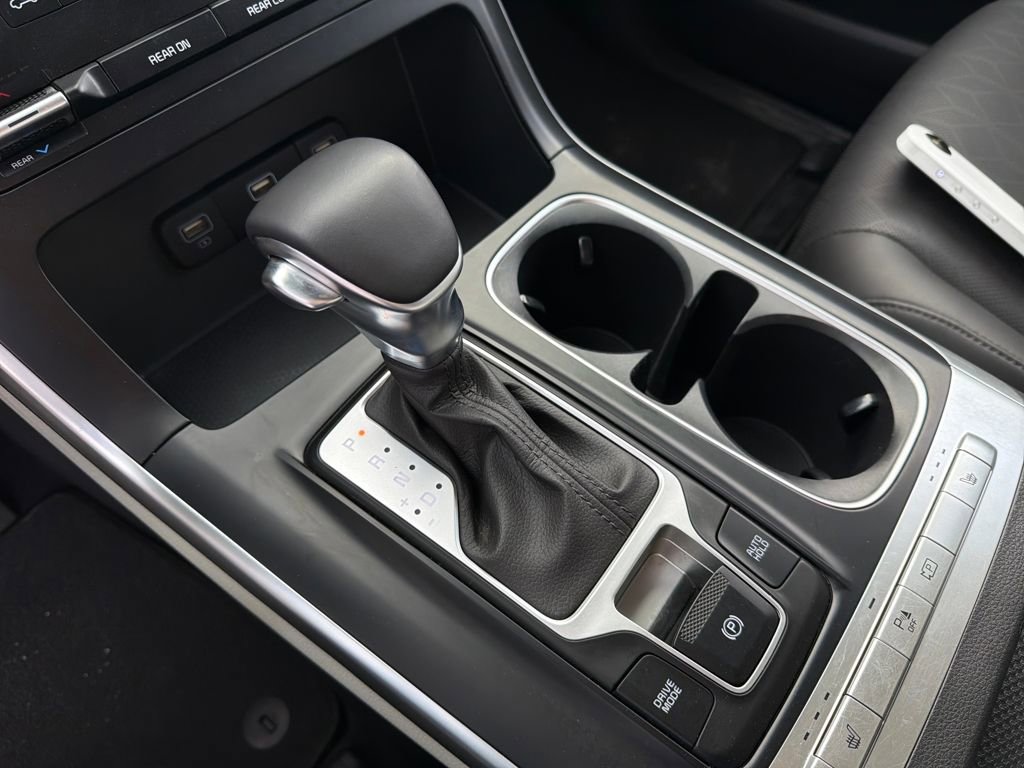 Used 2024 Kia Carnival LX image 25