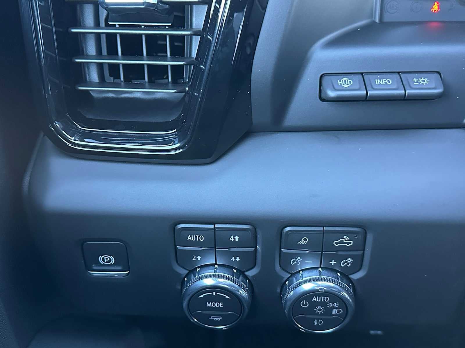 New 2026 GMC Sierra 1500 AT4 w/ AT4 Premium Package image 31