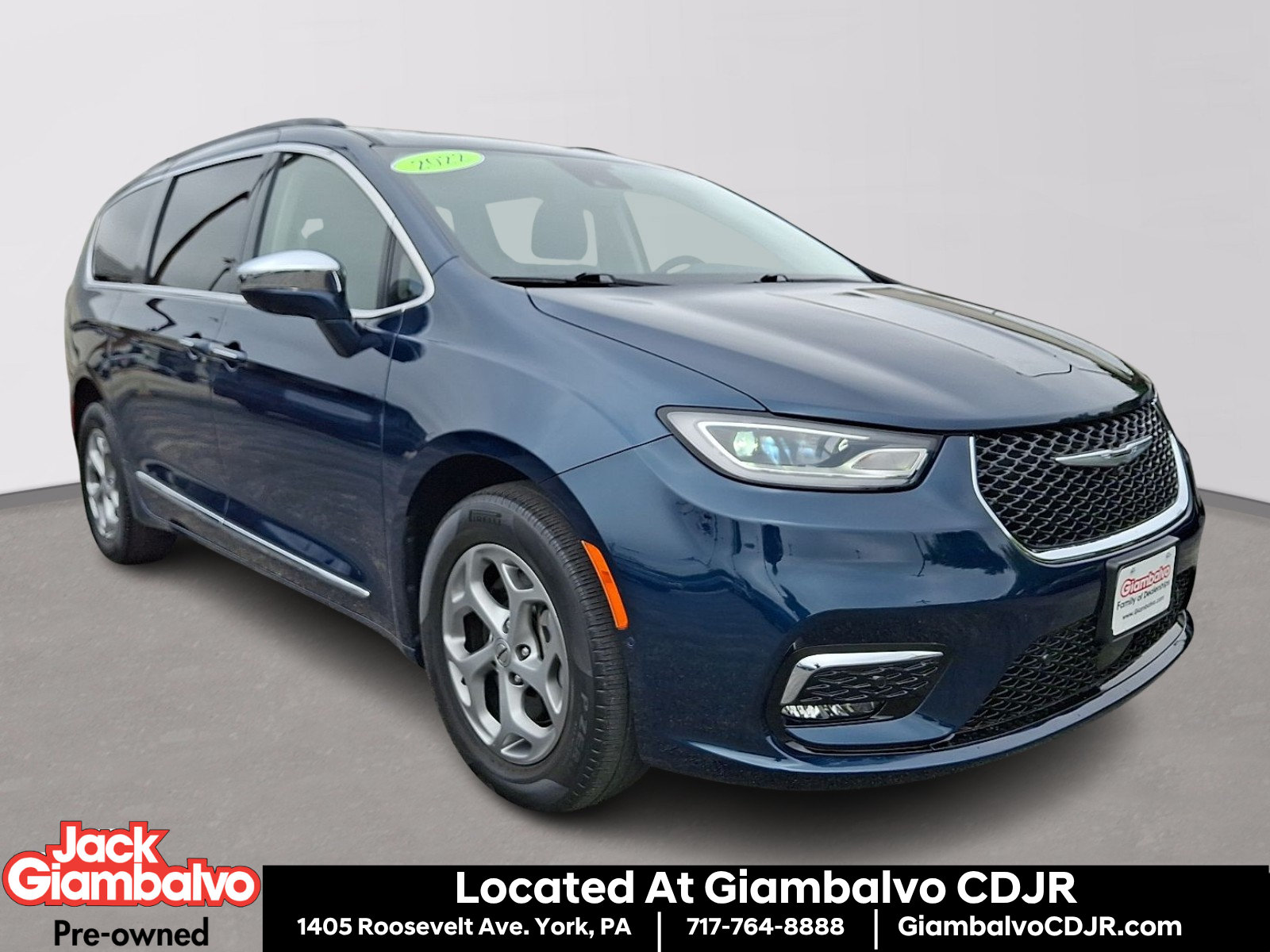 Used 2022 Chrysler Pacifica Limited w/ Uconnect Theater Family Group AWD/4WD image 1