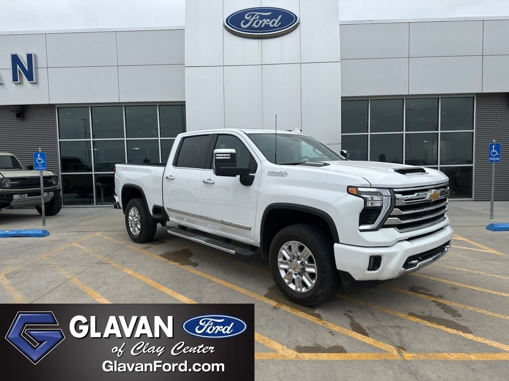Used 2024 Chevrolet Silverado 2500 High Country w/ Technology Package AWD/4WD image 1