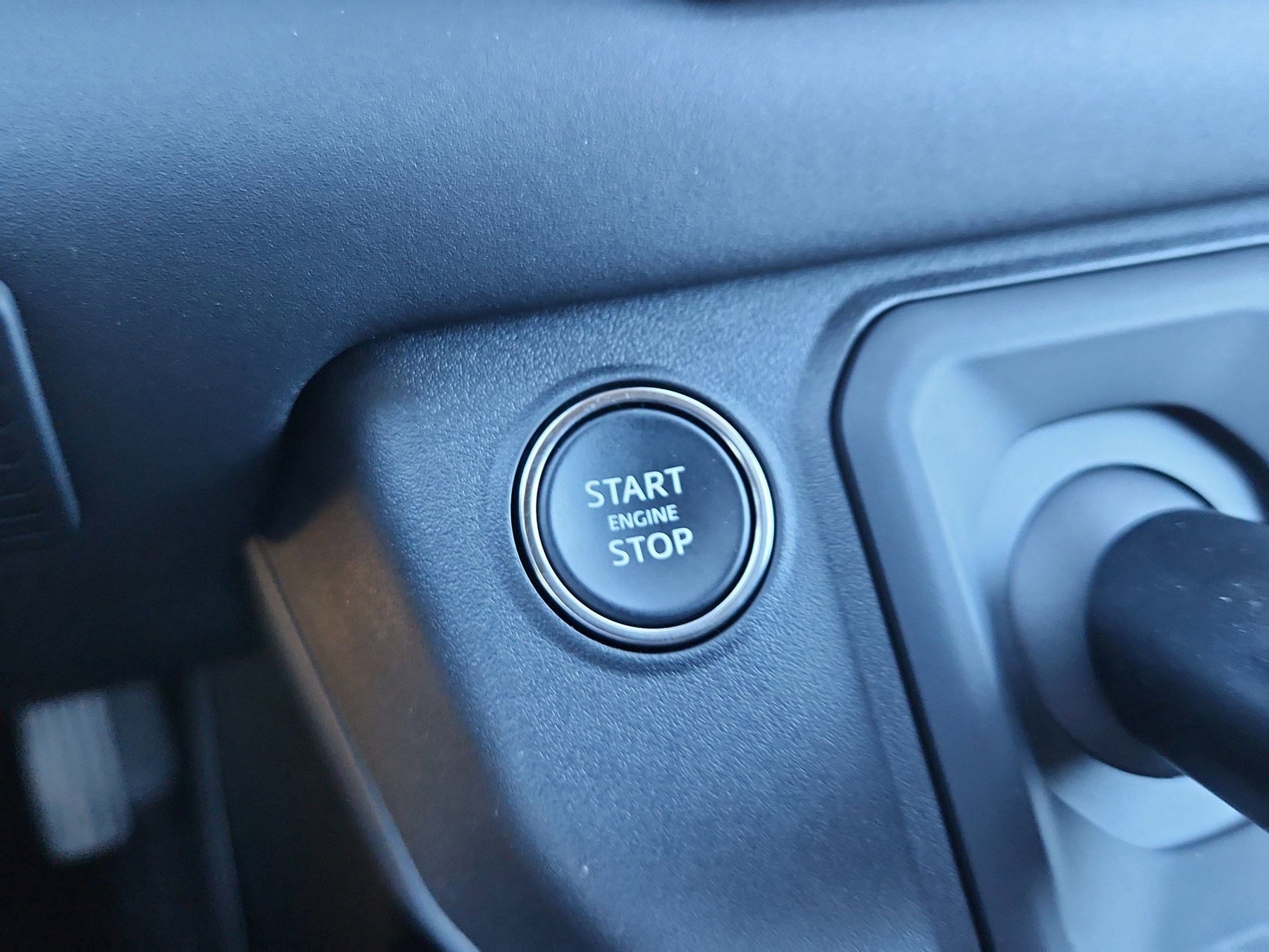 Used 2025 Land Rover Defender 90 X-Dynamic SE image 30