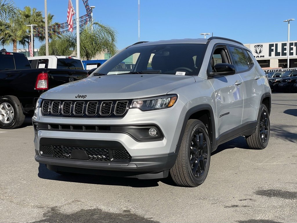 New 2026 Jeep Compass Latitude image 2