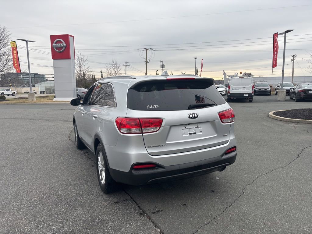 Used 2018 Kia Sorento LX image 5