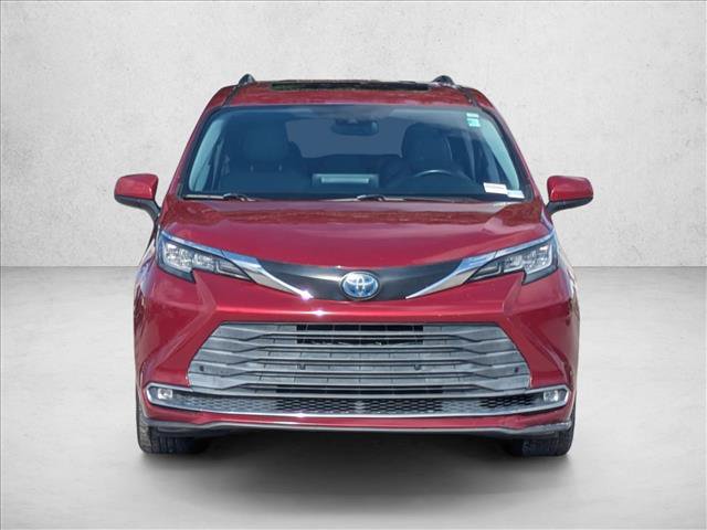Used 2021 Toyota Sienna XLE FWD video 2