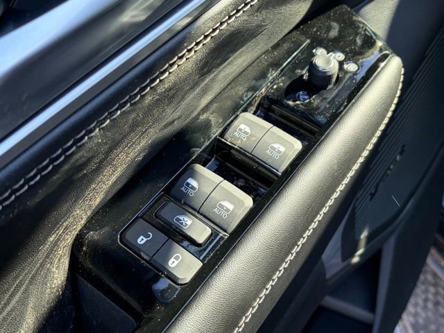 New 2026 Jeep Grand Wagoneer Limited AWD/4WD image 13