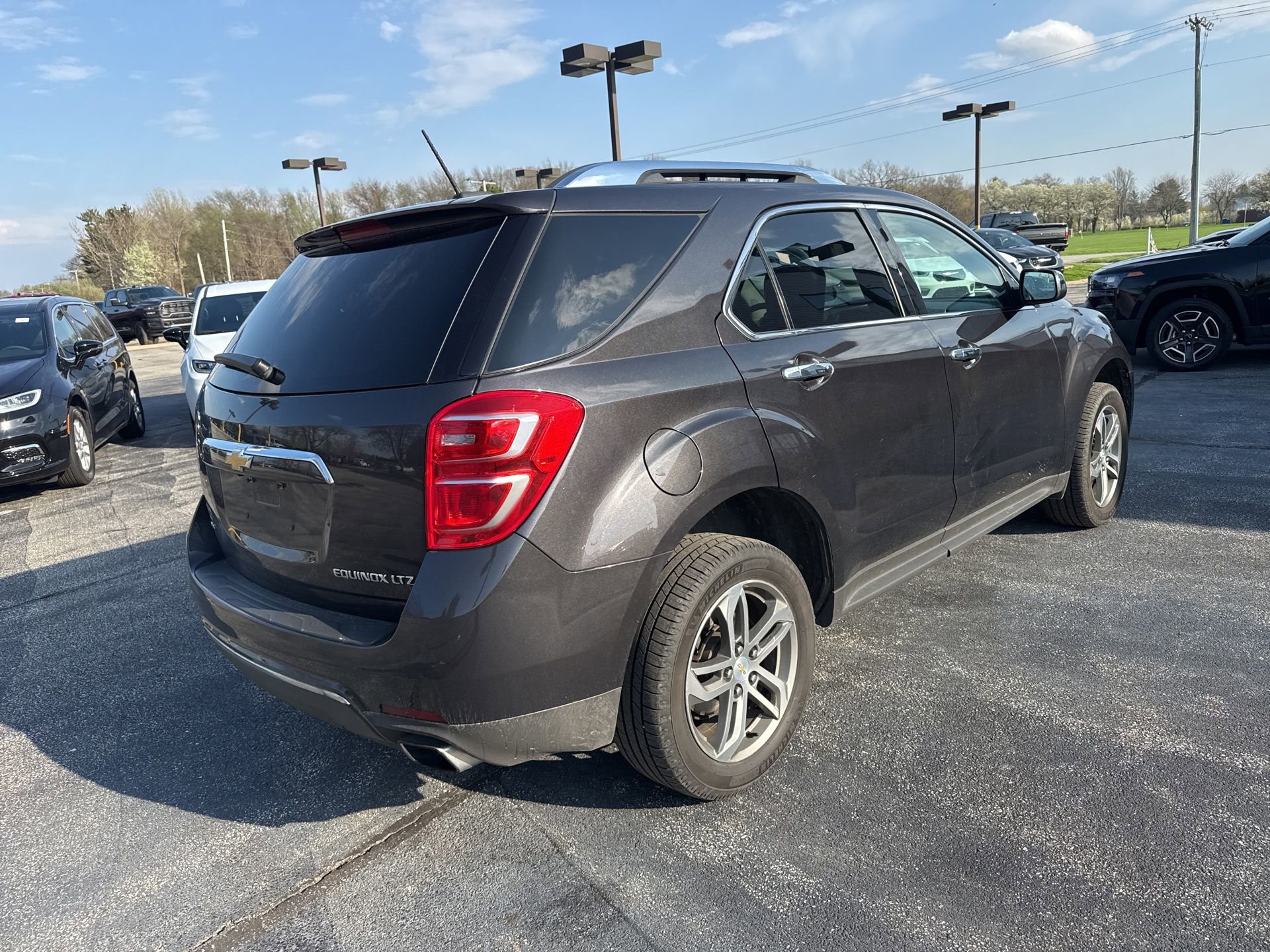 Used 2016 Chevrolet Equinox LTZ w/ Enhanced Convenience Package image 7