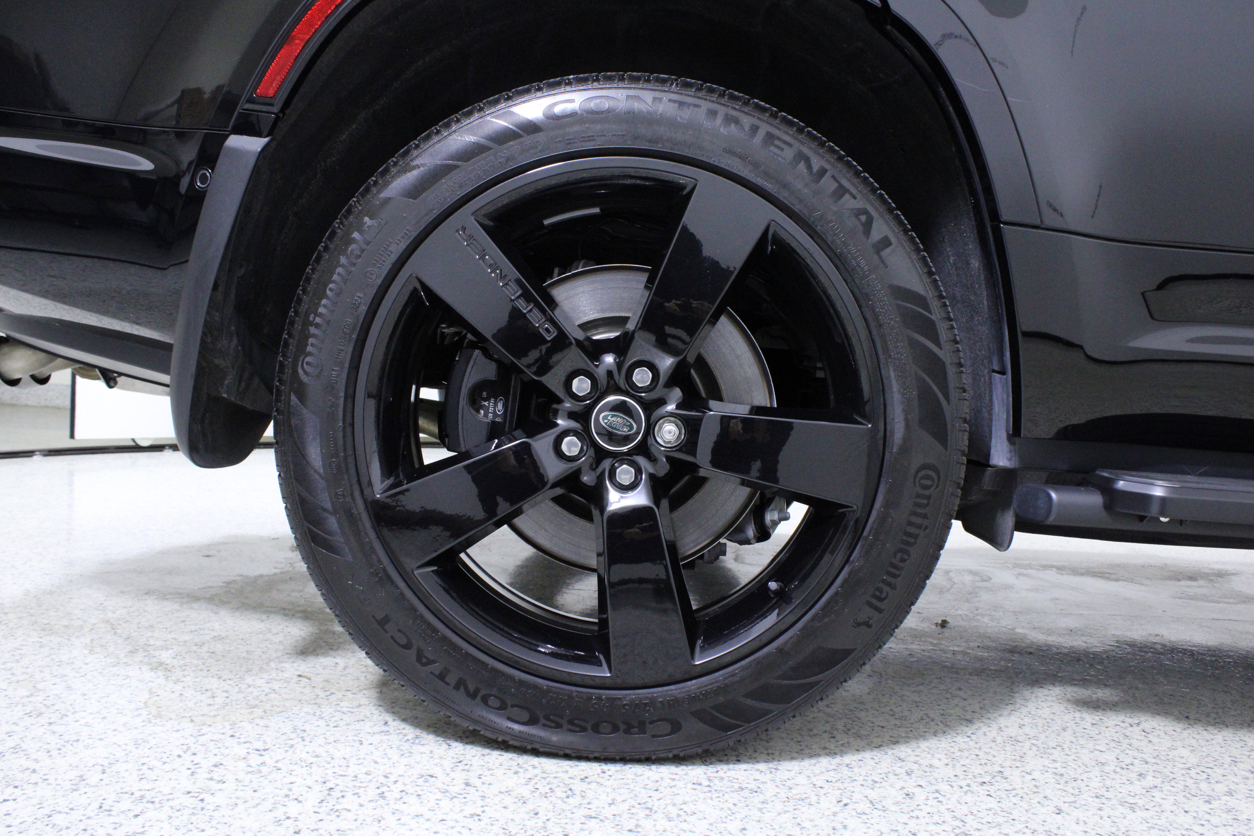 Used 2025 Land Rover Defender 130 V8 image 8