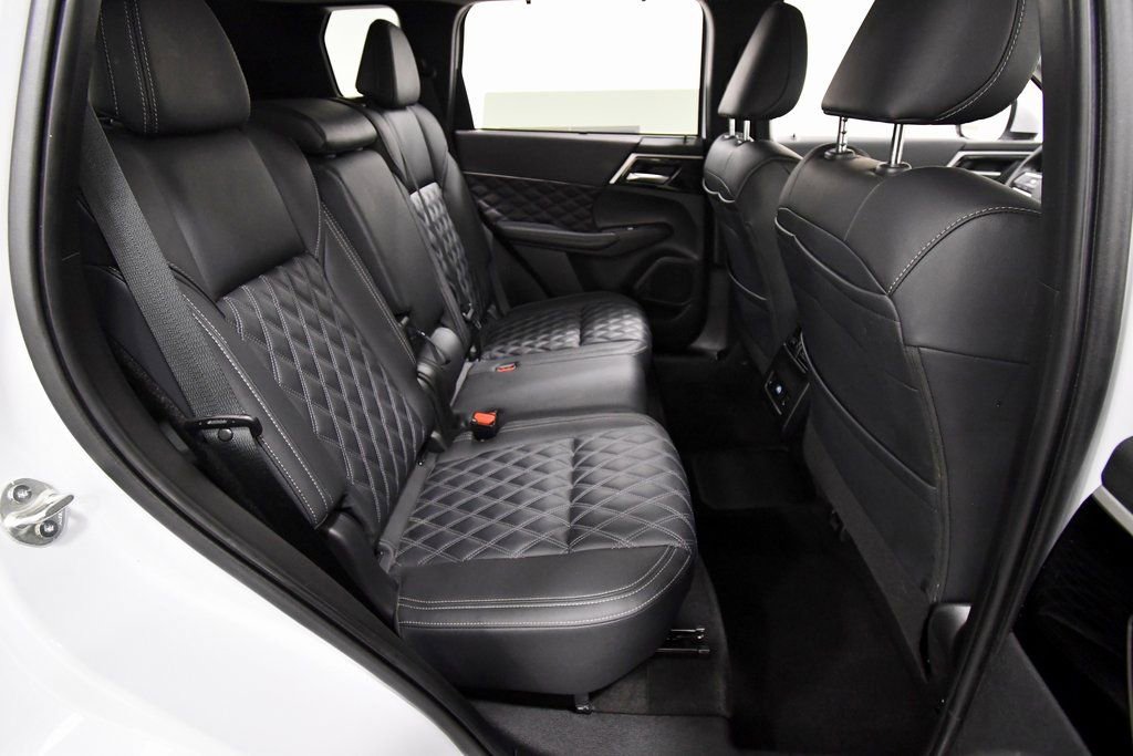 Used 2024 Mitsubishi Outlander SEL image 17