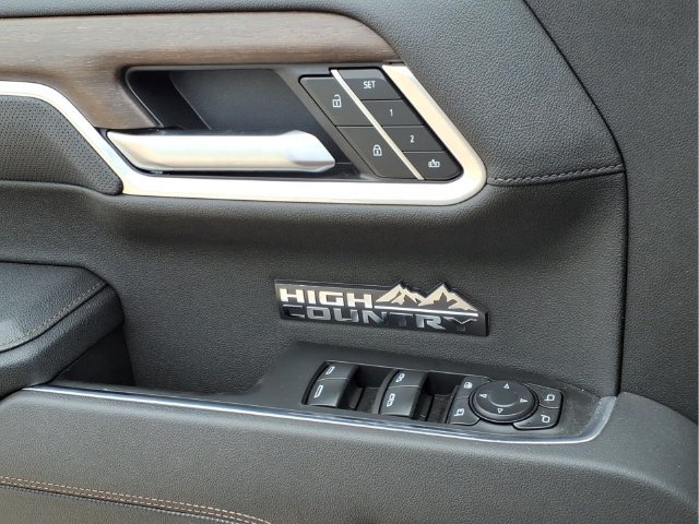 Used 2026 Chevrolet Silverado 1500 High Country w/ High Country Premium Package AWD/4WD image 16