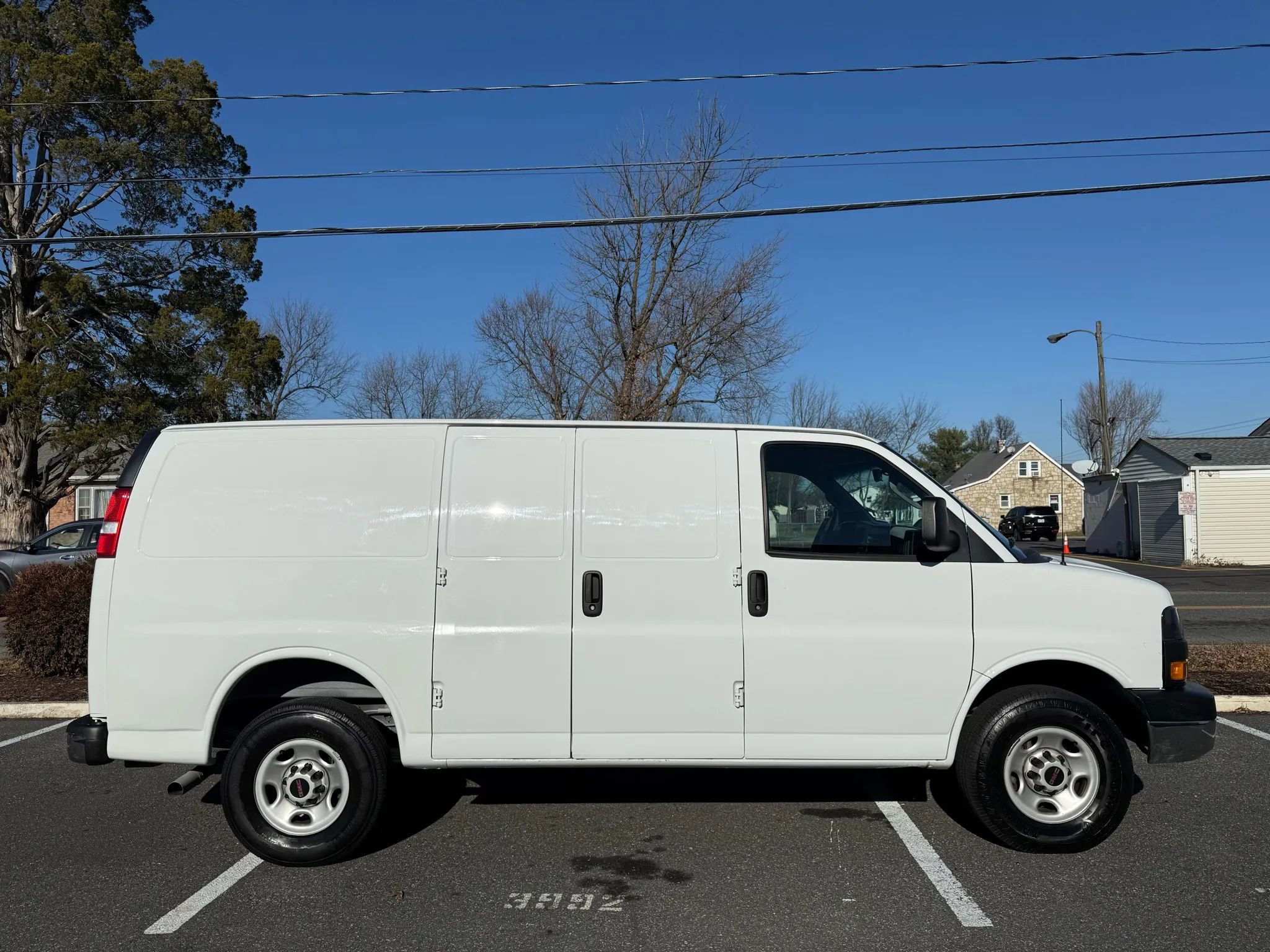 Used 2022 GMC Savana 2500 w/ Communications Package image 19