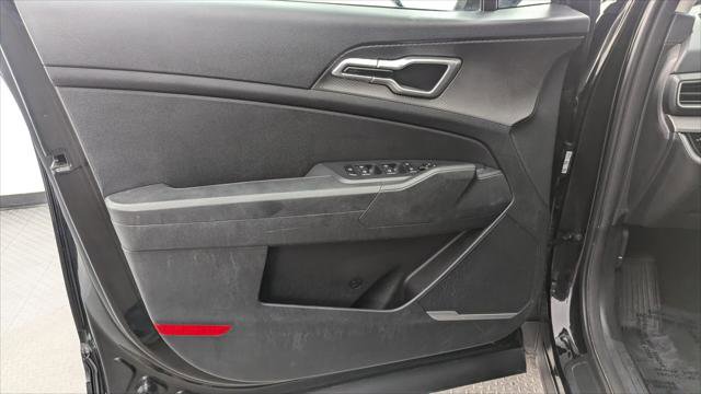 Used 2024 Kia Sportage LX image 14