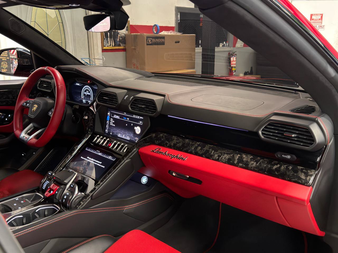 Used 2019 Lamborghini Urus AWD/4WD image 28