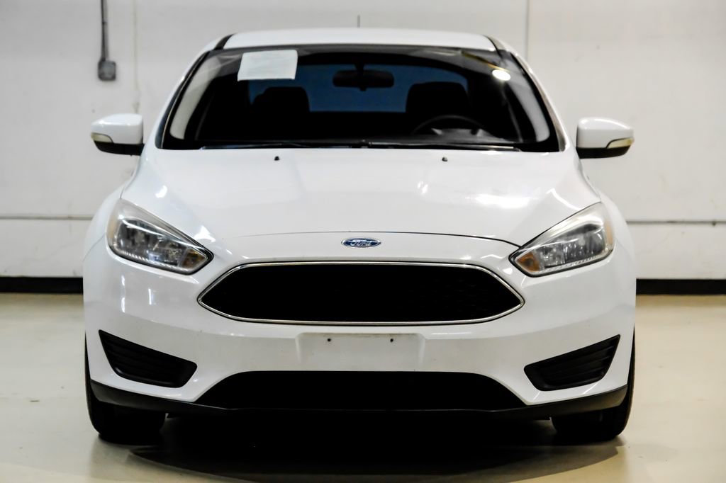 Used 2017 Ford Focus SE FWD image 4