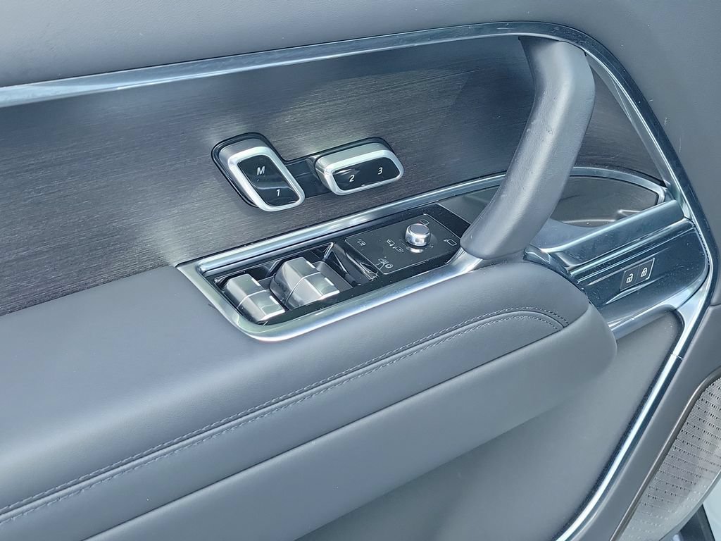 Certified 2025 Land Rover Range Rover Long Wheelbase Autobiography AWD/4WD image 24