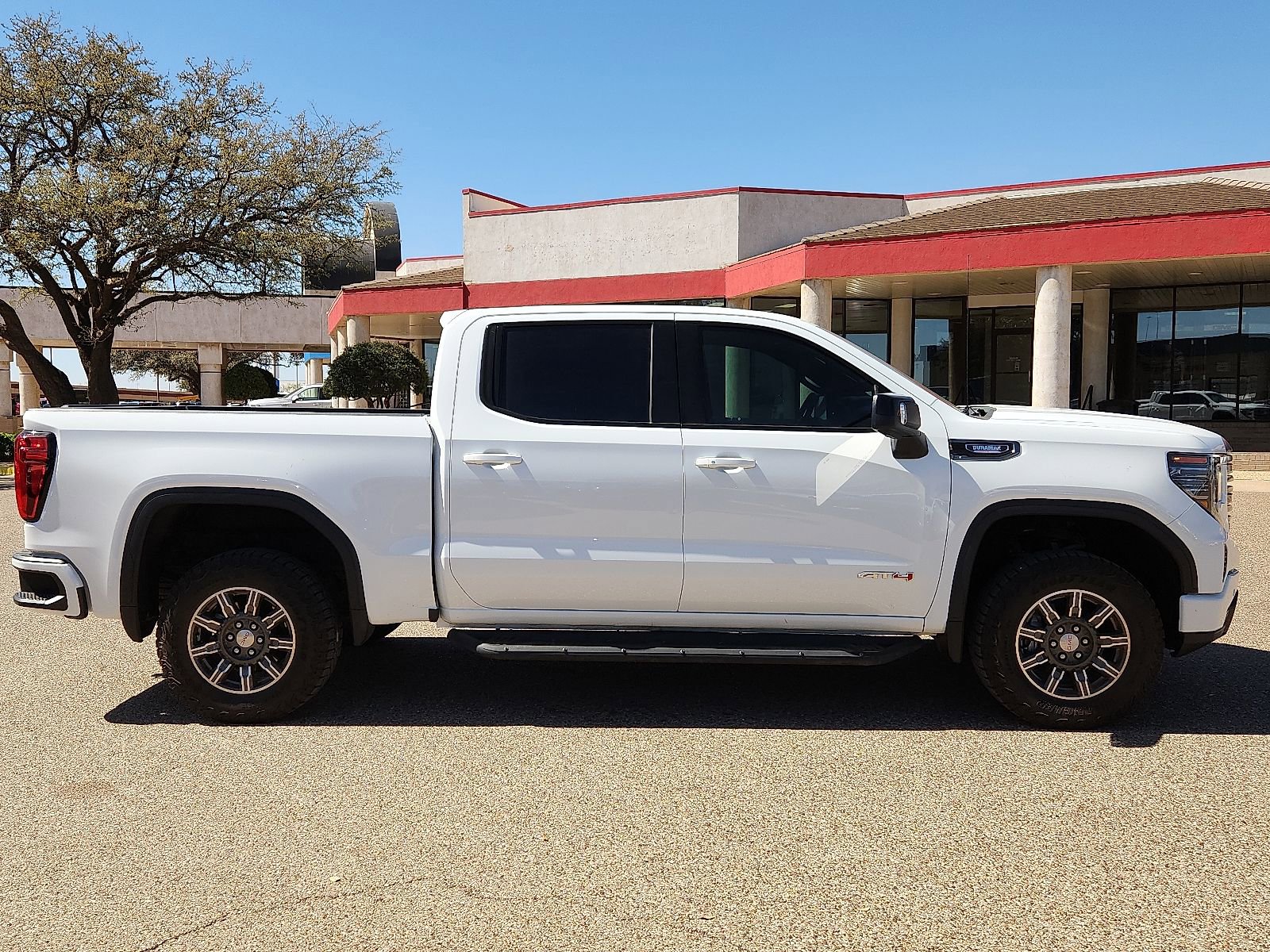 Used 2024 GMC Sierra 1500 AT4 w/ AT4 Premium Package image 5