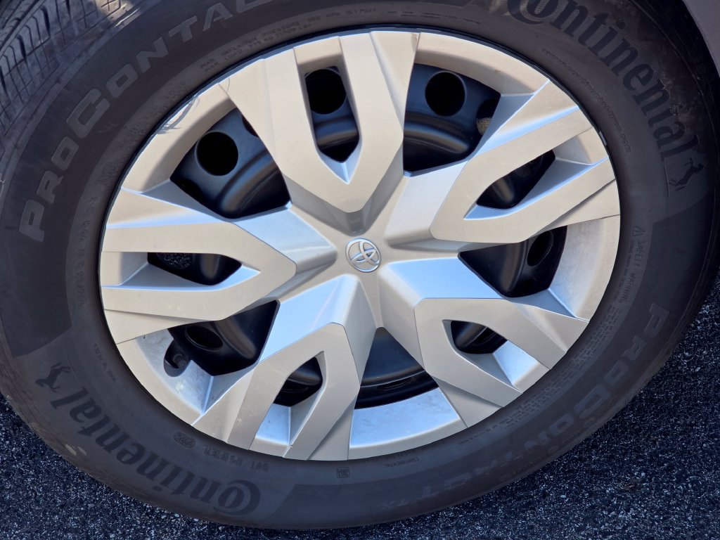 Used 2026 Toyota Corolla Cross L AWD/4WD image 7