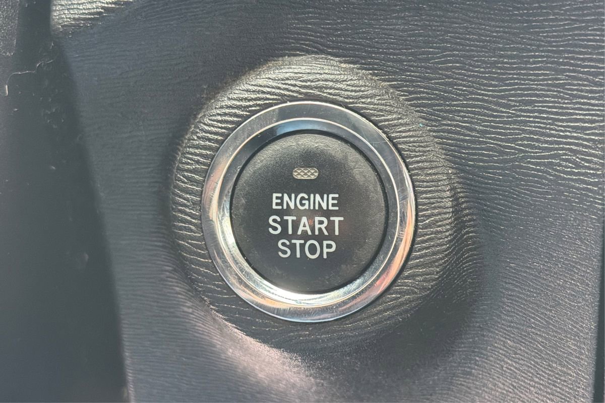 Used 2014 Toyota Venza XLE image 32