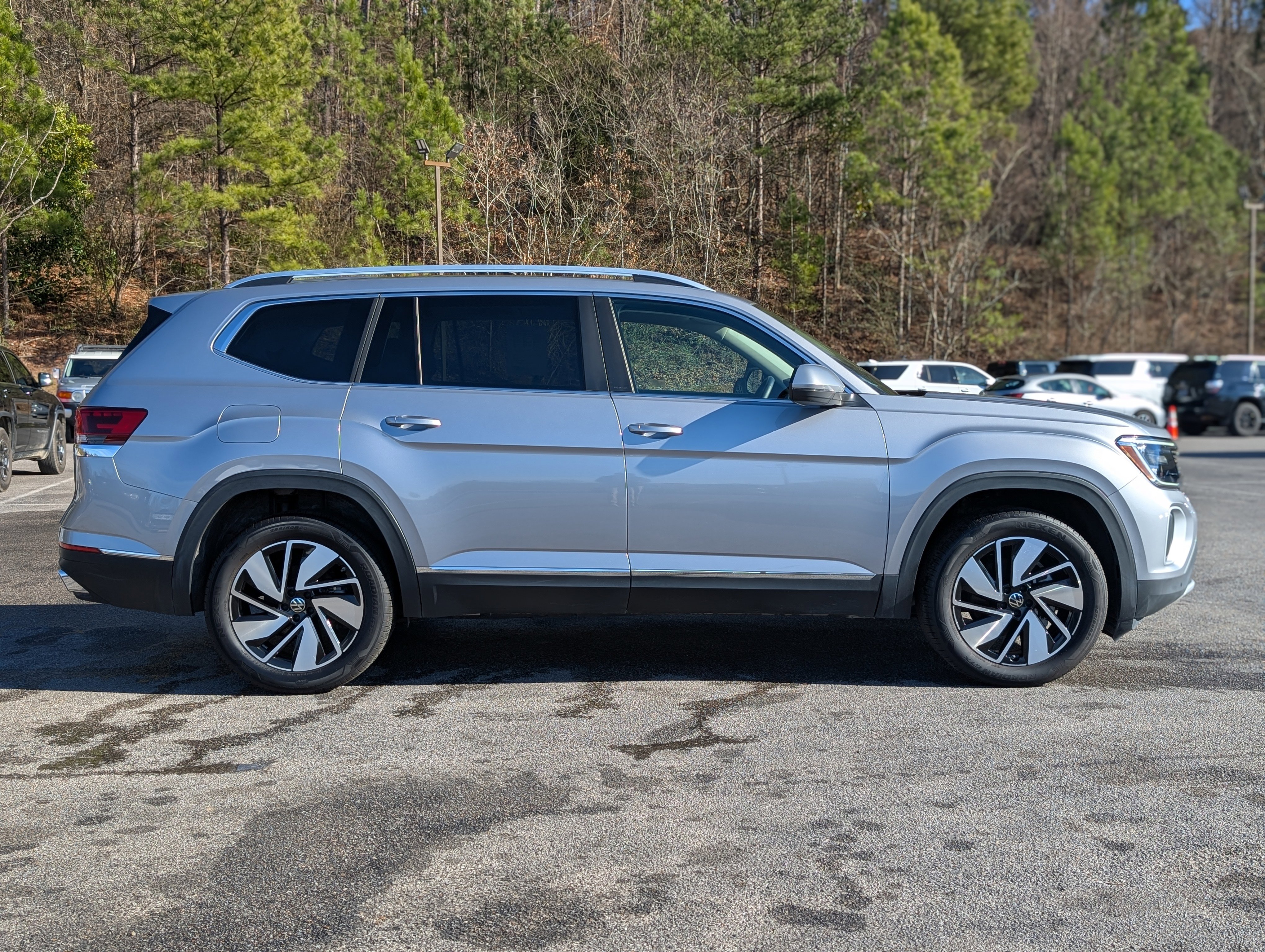 Used 2024 Volkswagen Atlas SEL image 10