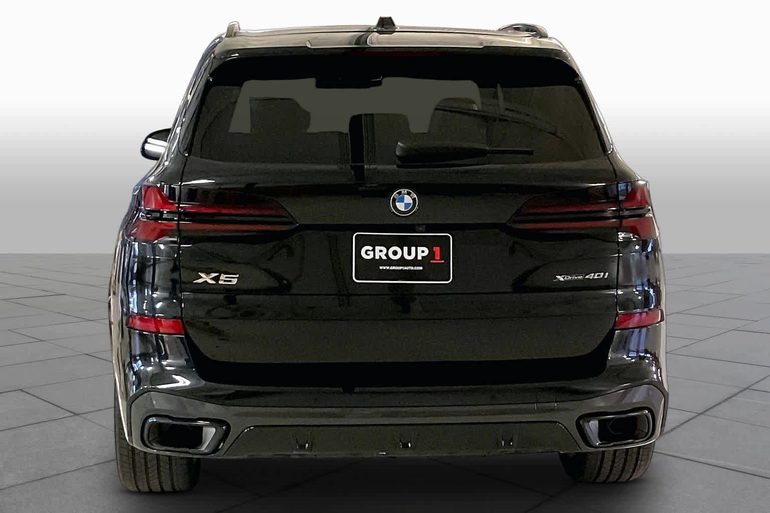 Used 2024 BMW X5 xDrive40i w/ M Sport Package AWD/4WD image 4