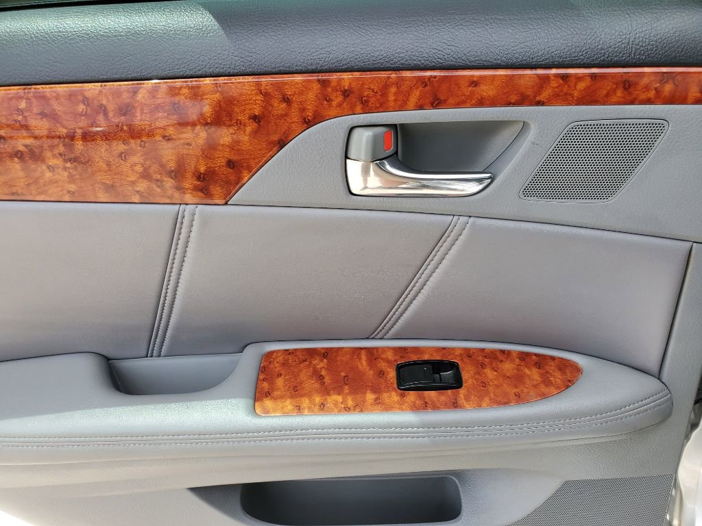 Used 2005 Toyota Avalon FWD image 25