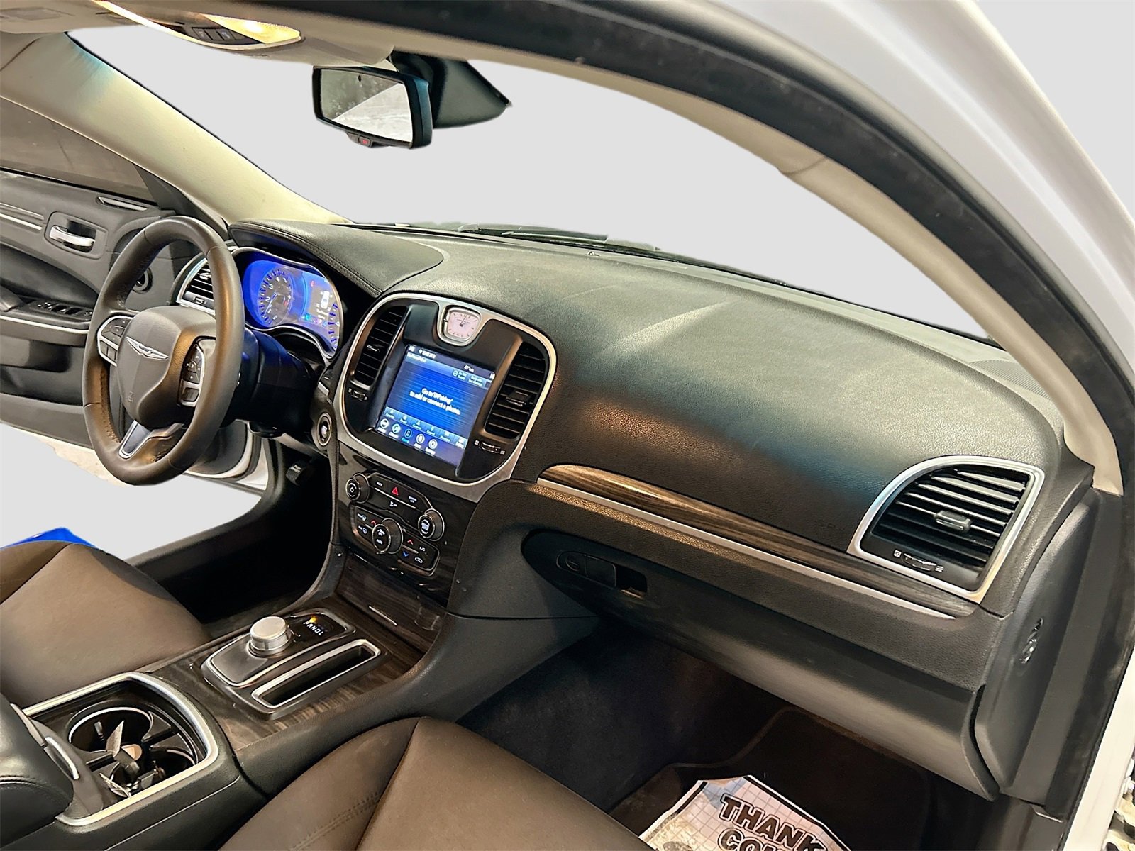 Used 2022 Chrysler 300 Touring w/ Sport Appearance Package image 28