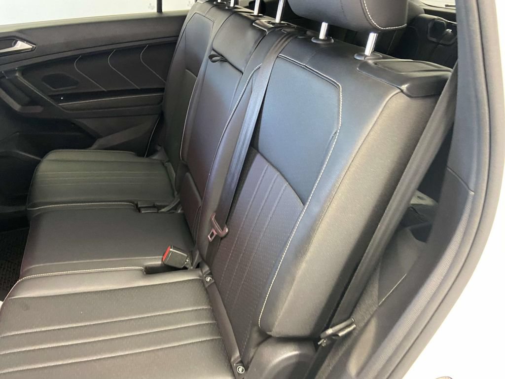 Used 2023 Volkswagen Tiguan SE R-Line FWD image 15