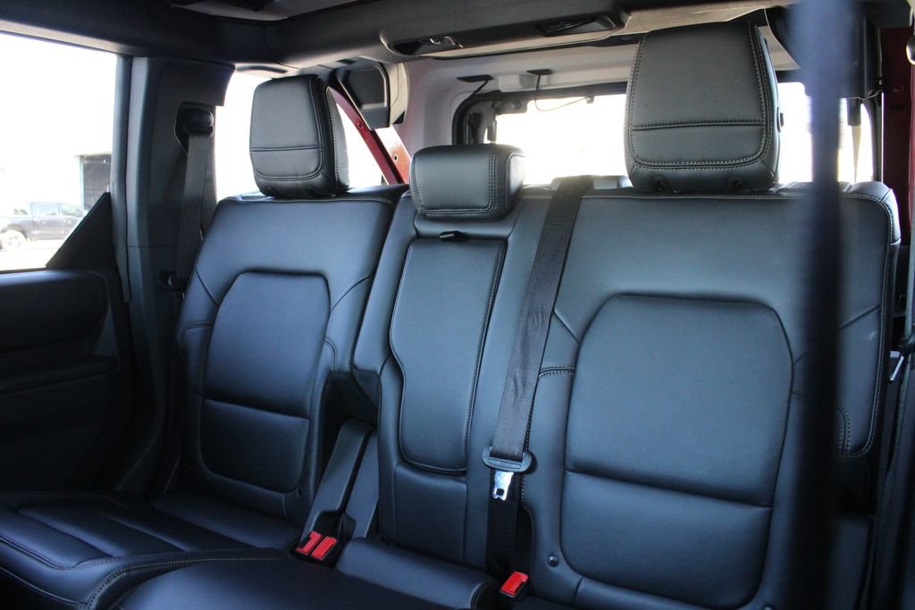 Used 2025 Ford Bronco Badlands AWD/4WD image 19