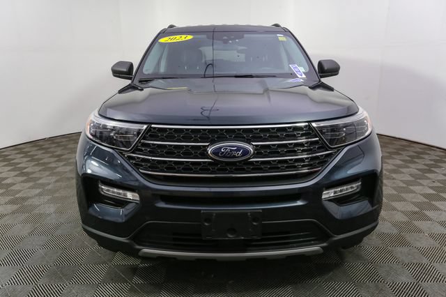Used 2023 Ford Explorer XLT w/ Equipment Group 202A AWD/4WD image 4