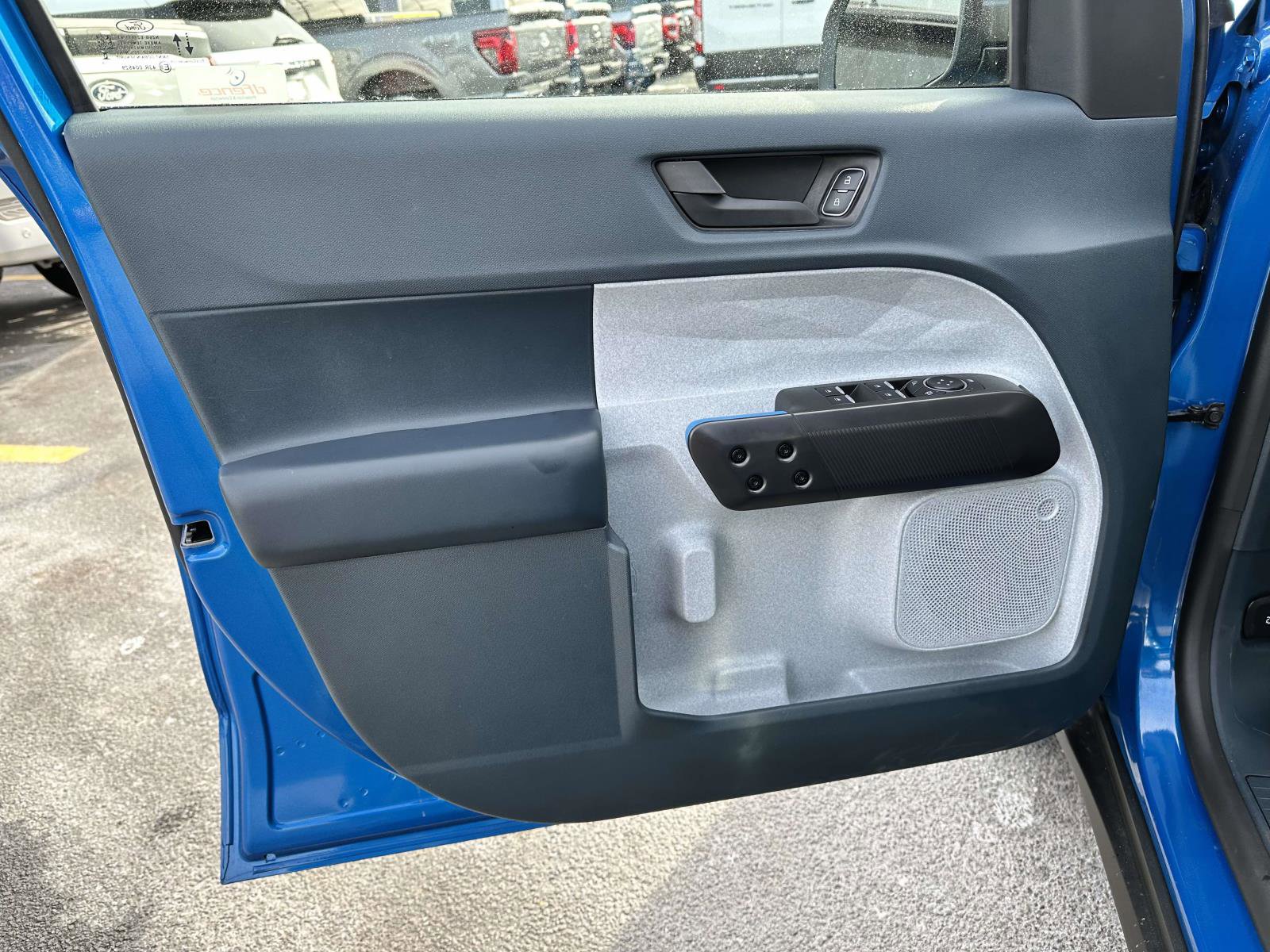 Used 2025 Ford Maverick XLT w/ XLT Luxury Package image 9