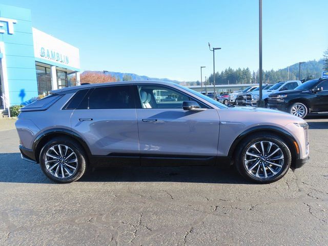 Used 2024 Cadillac Lyriq Sport image 9