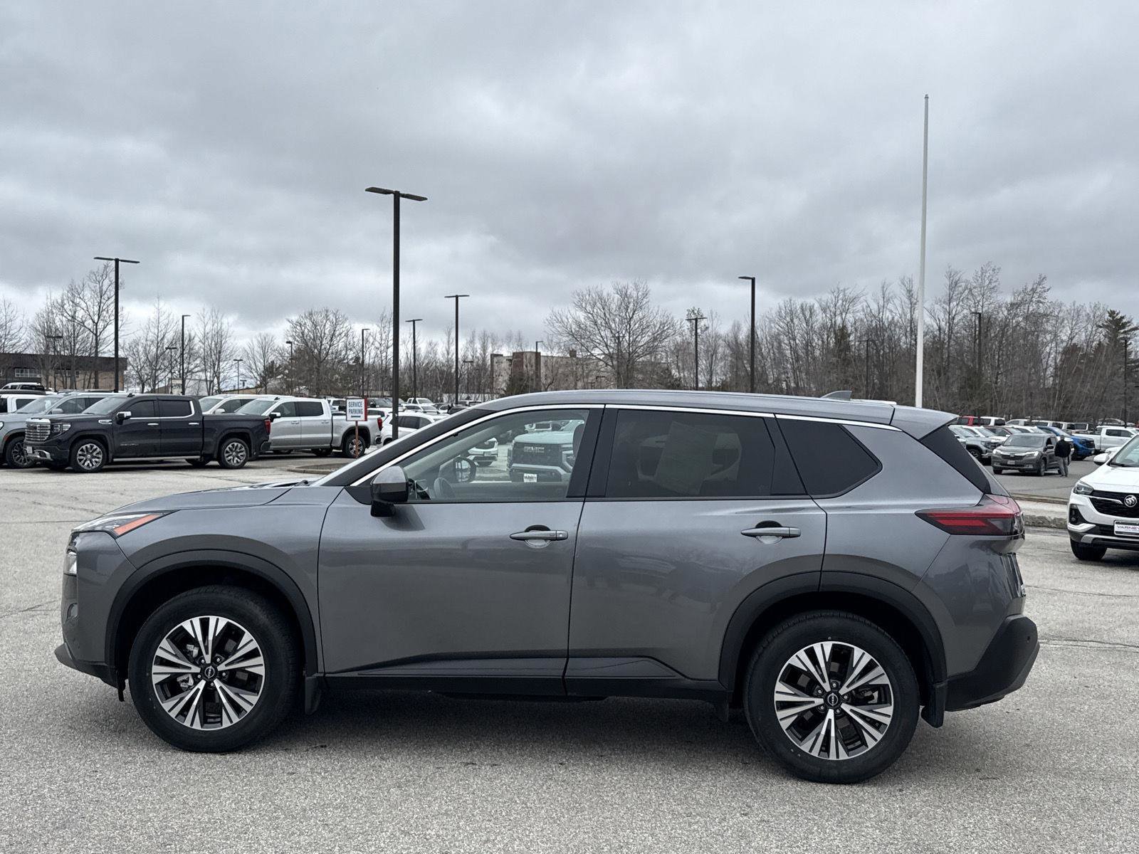 Used 2023 Nissan Rogue SV AWD/4WD image 8