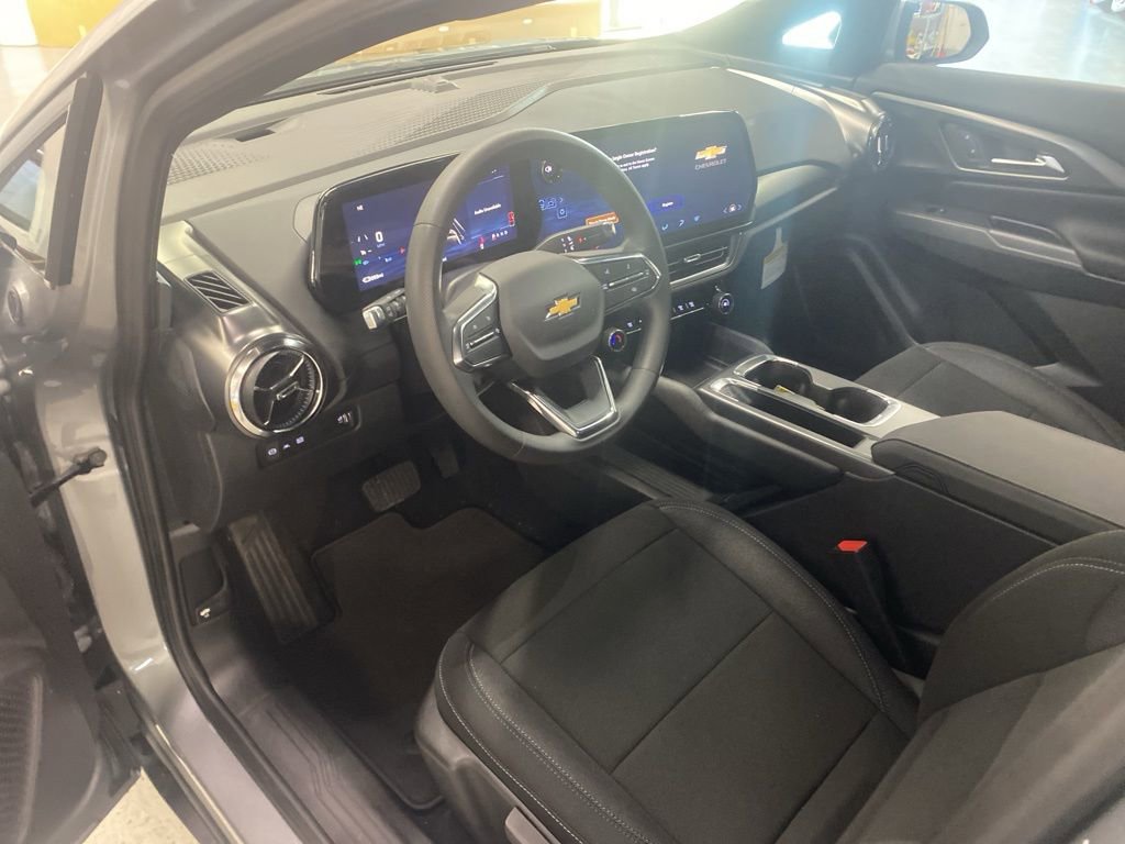 New 2026 Chevrolet Equinox EV LT image 11