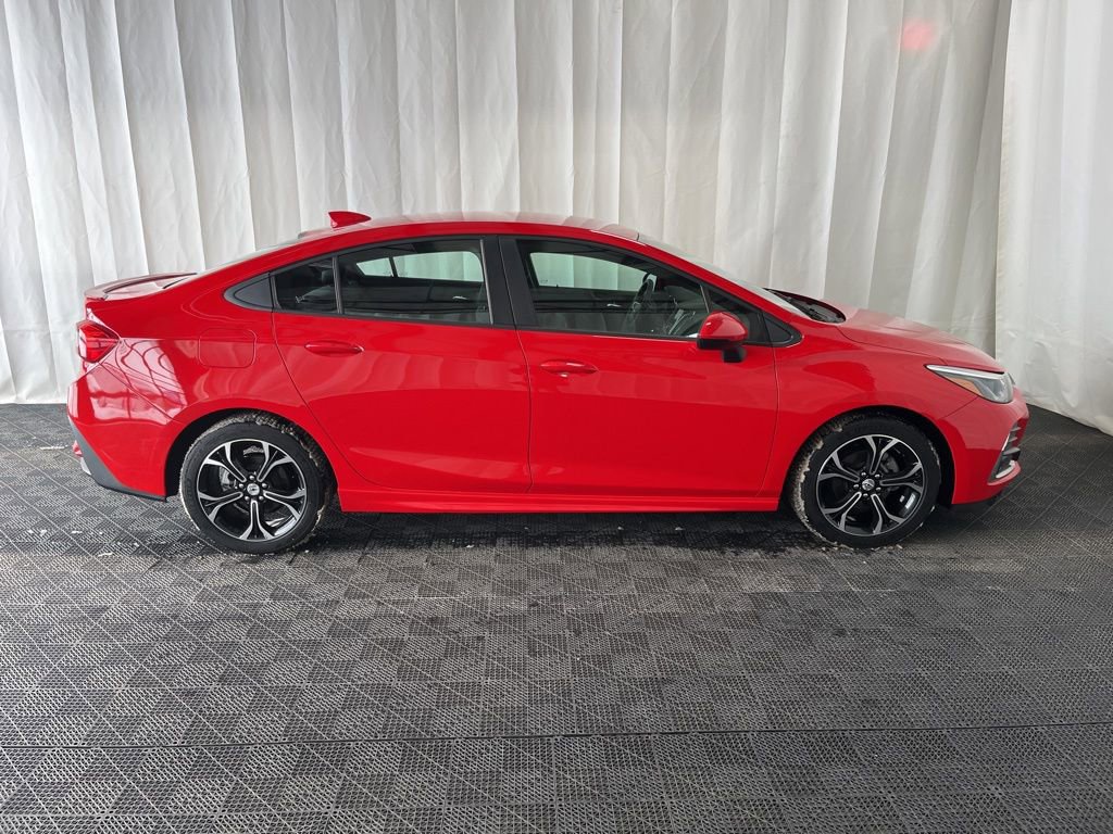 Used 2019 Chevrolet Cruze LT w/ RS Package image 2