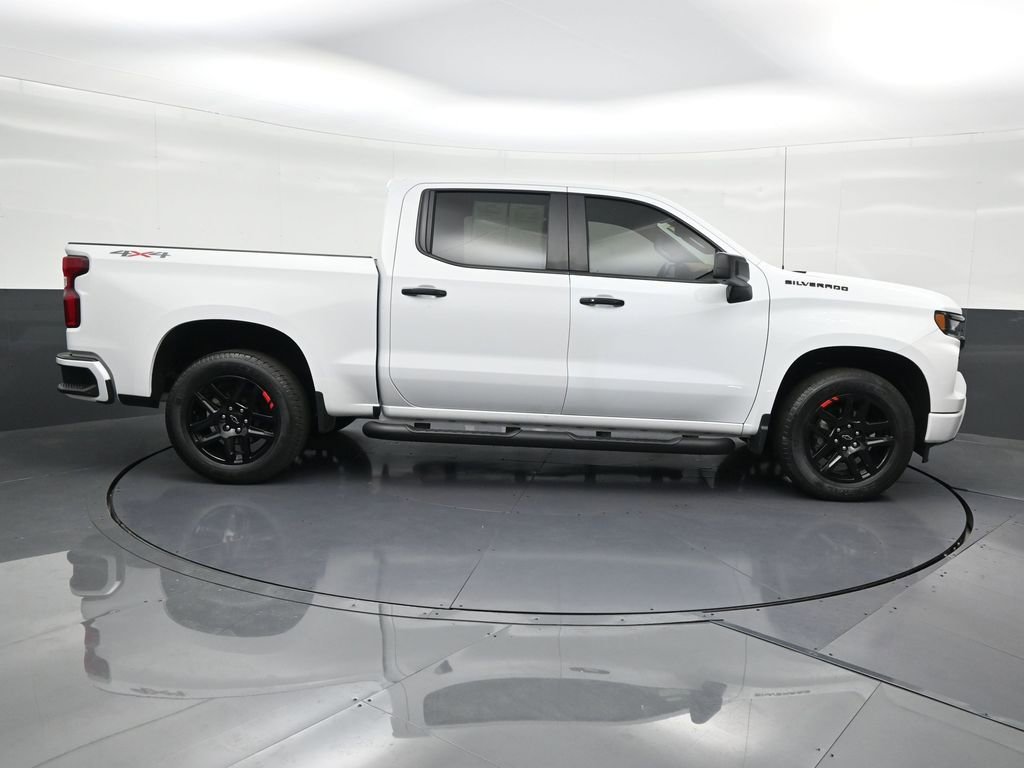 Used 2023 Chevrolet Silverado 1500 RST w/ Redline Edition AWD/4WD image 7
