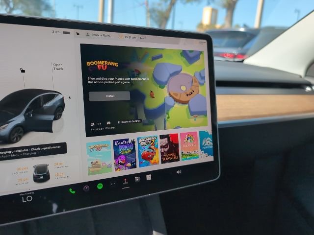 Used 2025 Tesla Model Y Long Range image 16