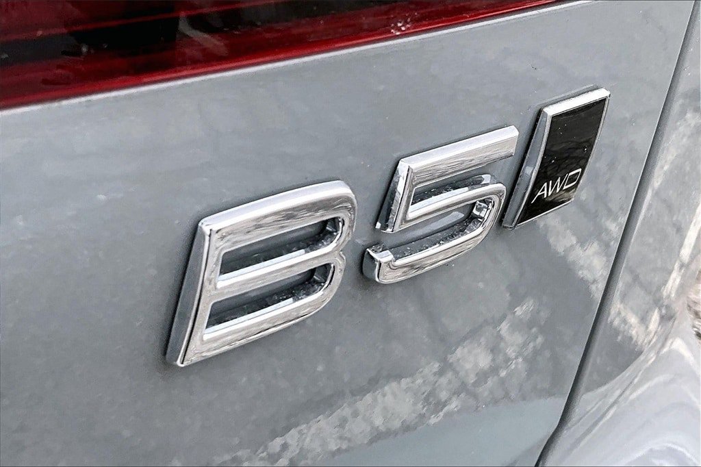 New 2026 Volvo V60 B5 Cross Country Ultra w/ Protection Package Premier AWD/4WD image 9