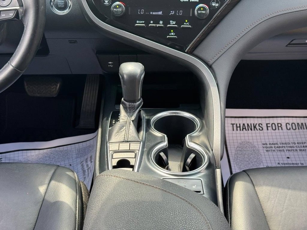 Used 2019 Toyota Camry XLE FWD image 19