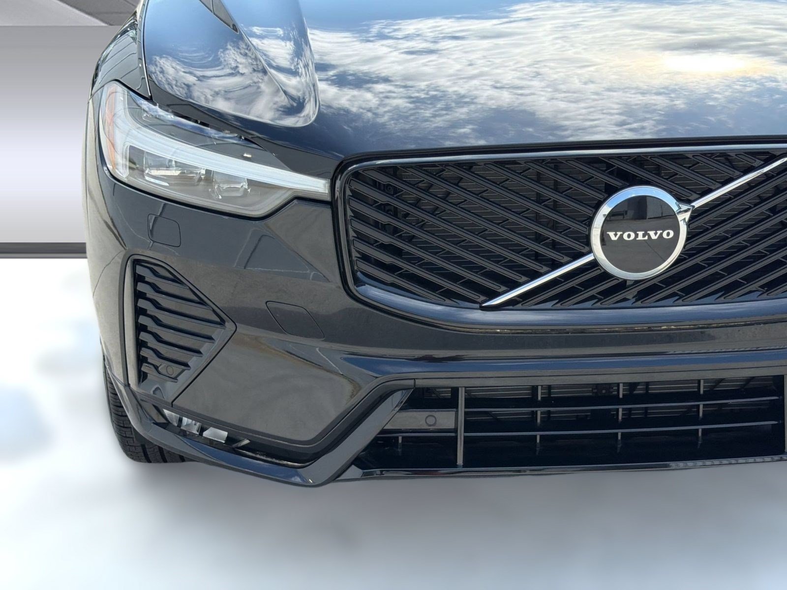 New 2026 Volvo XC60 B5 Core w/ Climate Package AWD/4WD image 11